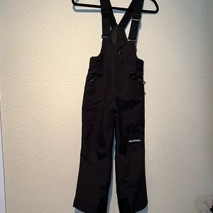 Bouldergear Youth insulated snow bibs size XS, black.